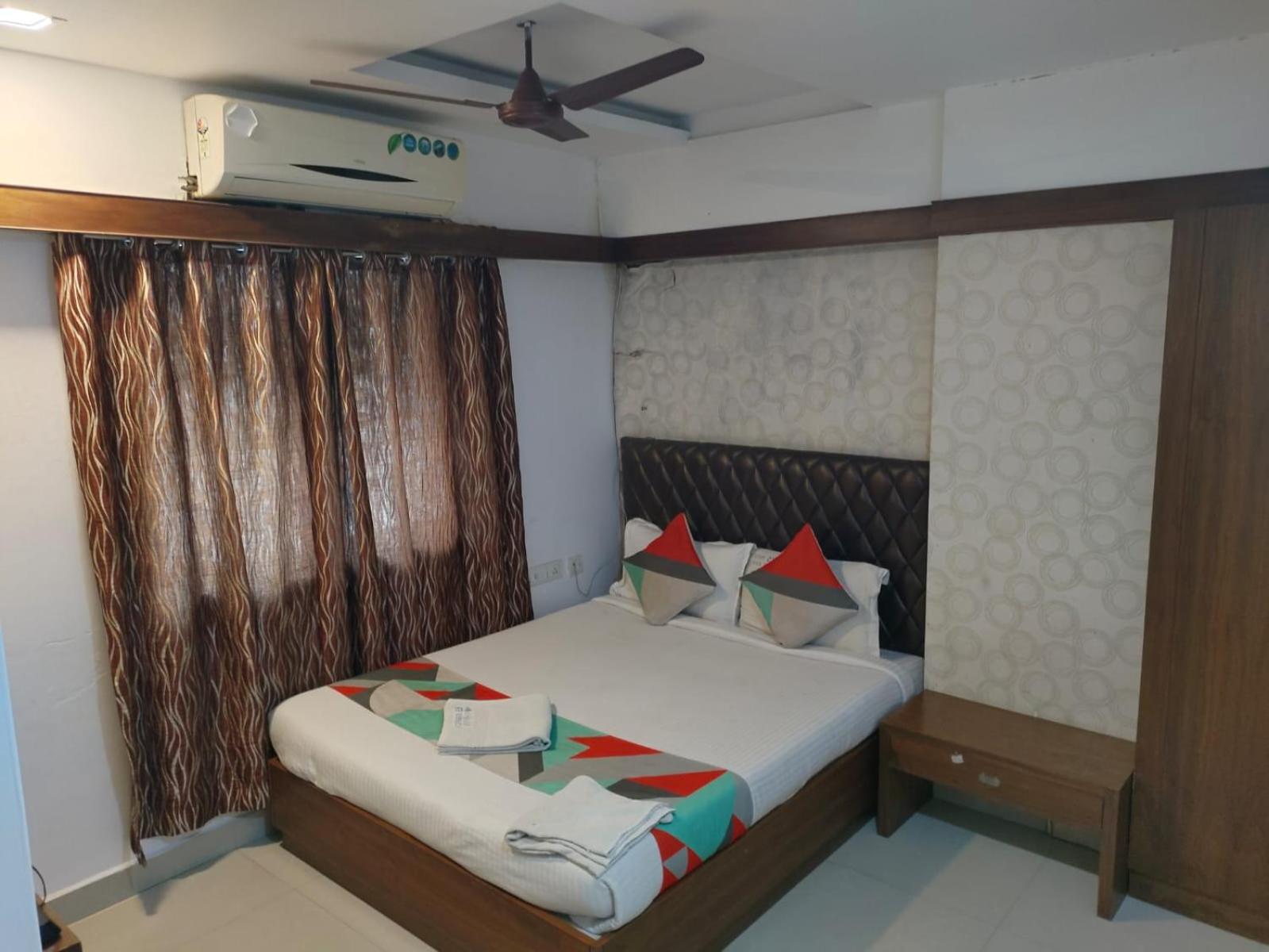 Hotel Khaleej Residency Near U S Embassy Chennai Zewnętrze zdjęcie