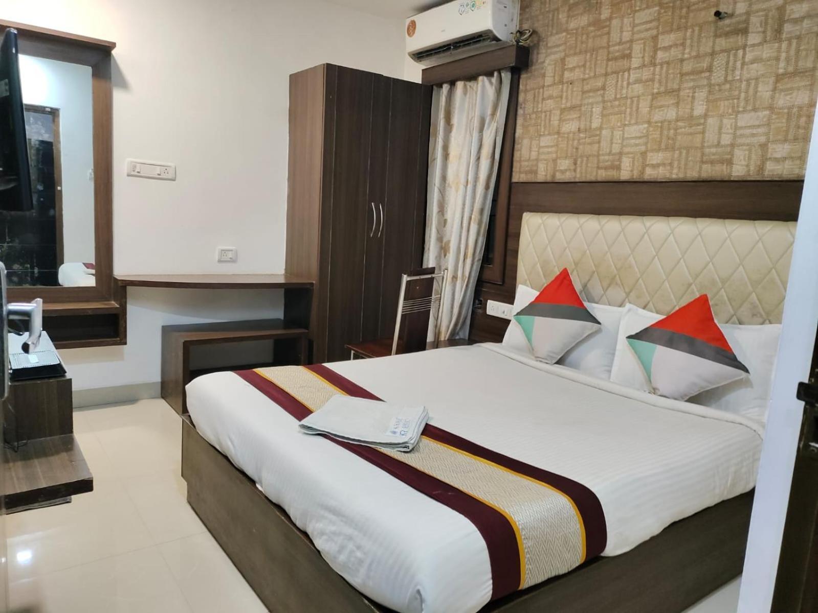 Hotel Khaleej Residency Near U S Embassy Chennai Zewnętrze zdjęcie